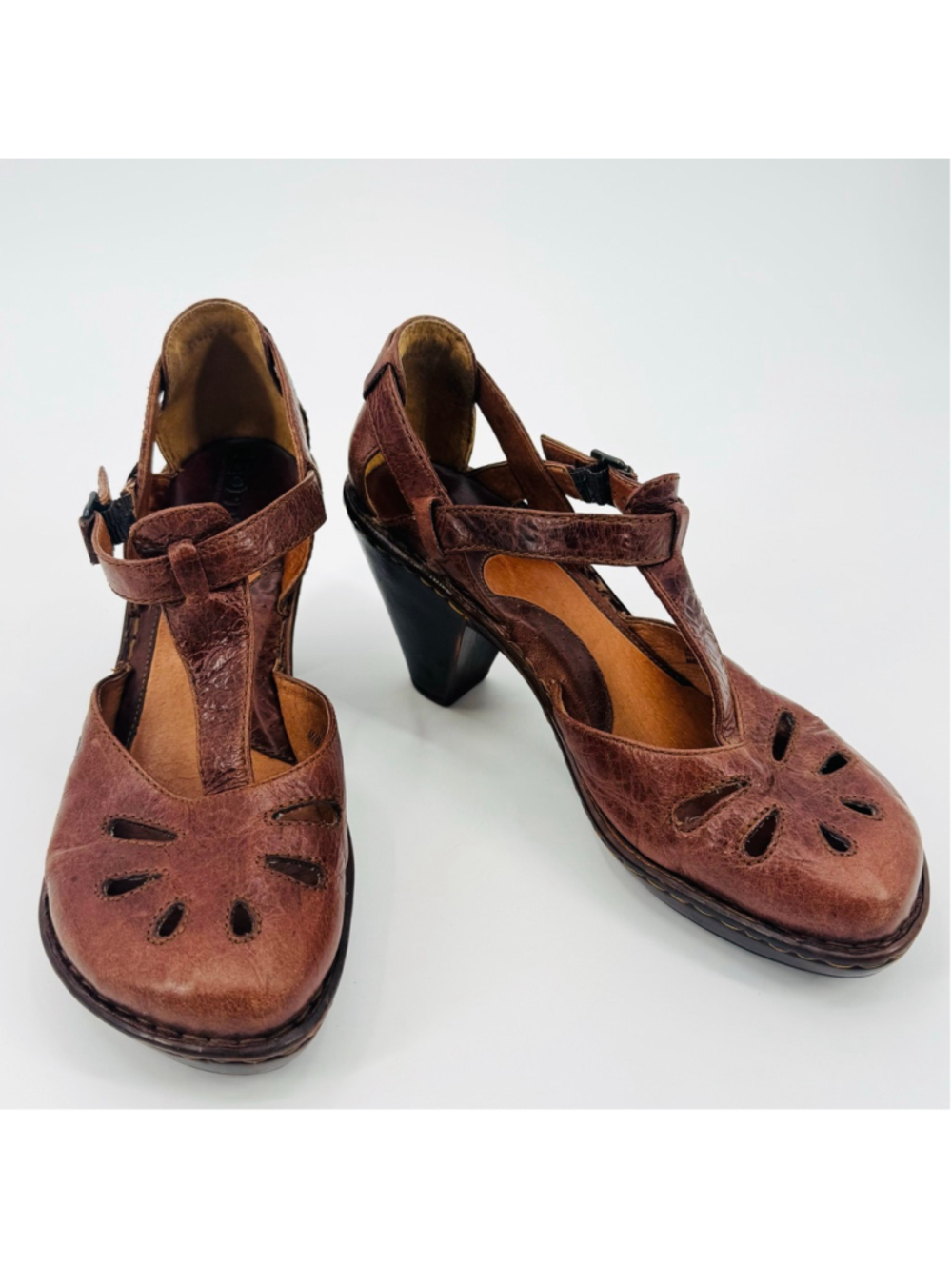 Born Charisma Mary Jane Brown Leather Cutout T-Strap Wedge Heels Size 10